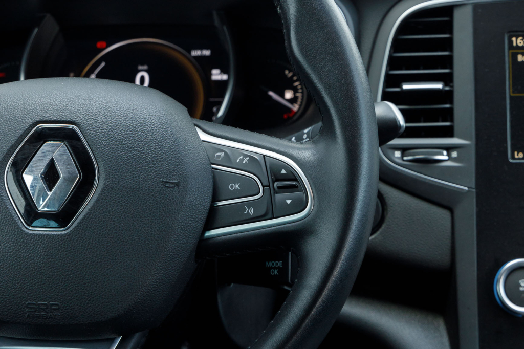 Renault Megane Limited 2017 фото 10