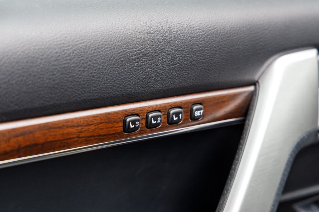 Toyota Land Cruiser 200 2018 photo 13