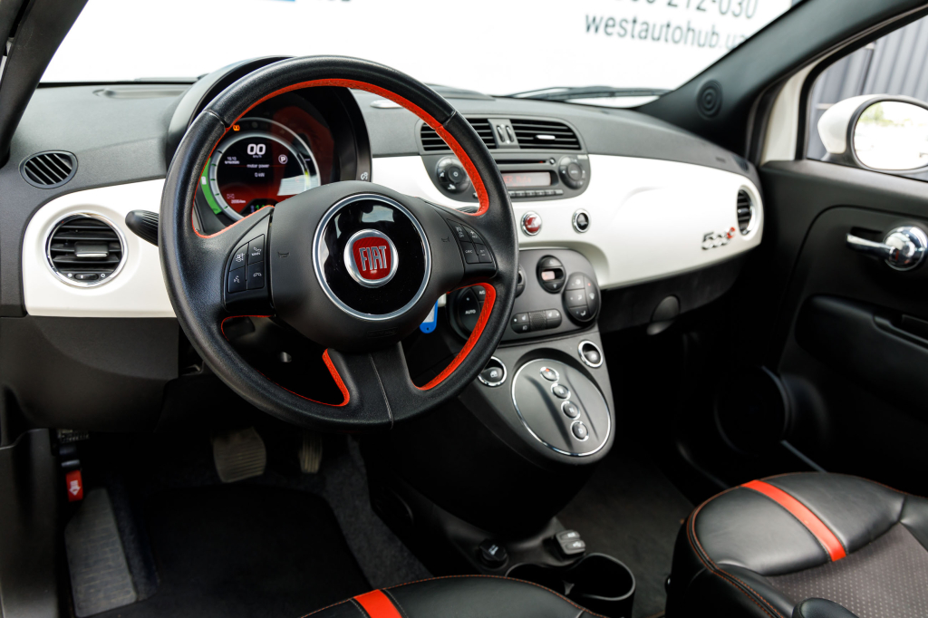 Fiat 500 E 2015 фото 8