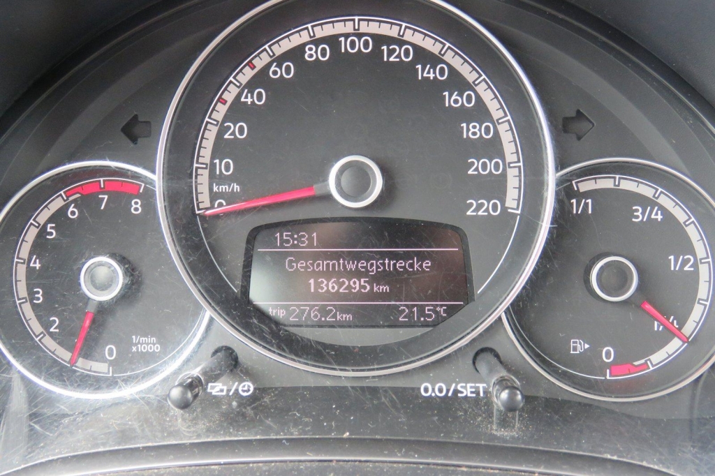 Volkswagen Up 2017 фото 4