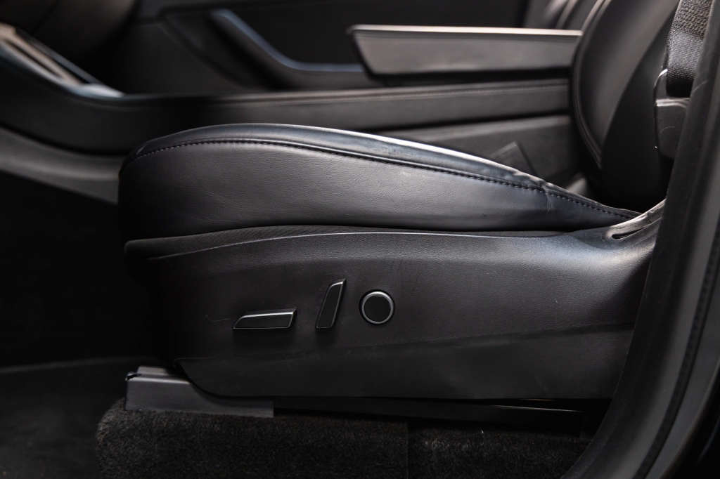 Tesla Model Y Long Range Dual Motor 2022 фото Tesla Model Y Long Range Dual Motor 2022 фото 16