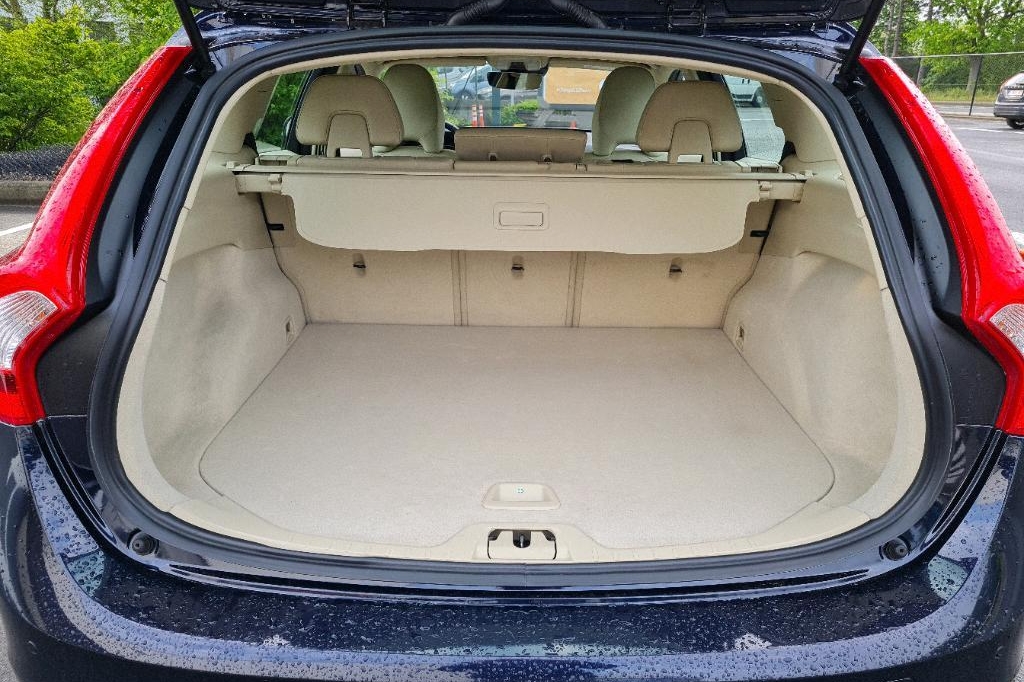 Volvo V60 2016 фото 20