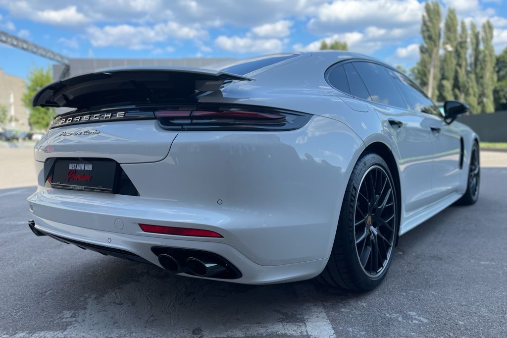 Porsche Panamera turbo 2017 фото 9