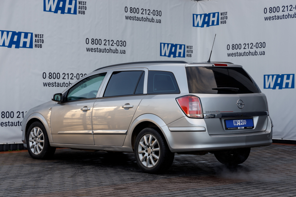 Opel Astra H фото 3