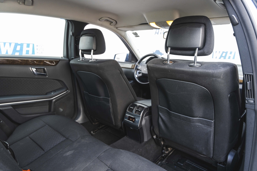 Mercedes-Benz E-Class 2010 photo 35