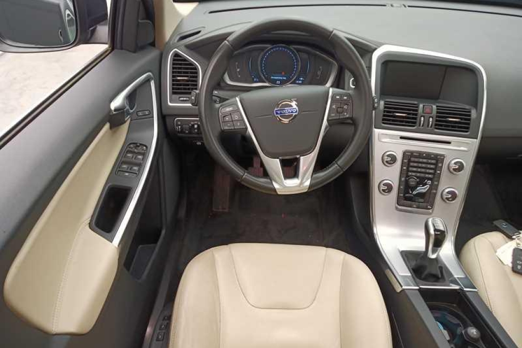 Volvo XC60 2016 фото 5