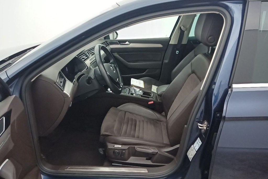 Volkswagen Passat Variant 2015 photo 3