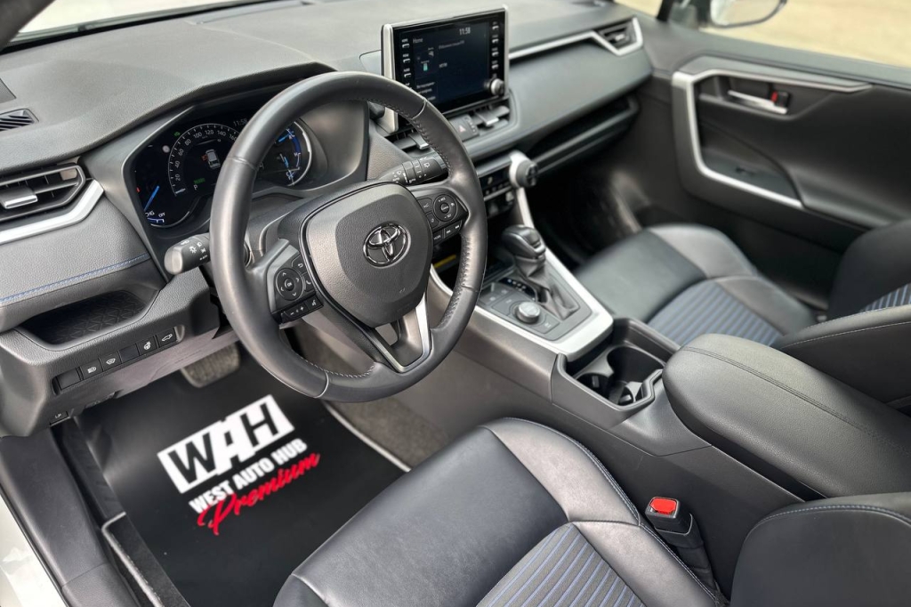 Toyota RAV4 EV Hybrid 2020 фото 10