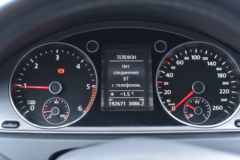 Volkswagen Passat B7 Panorama 2012 photo 11