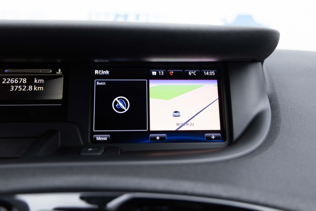 Renault Scenic 2015 фото 20