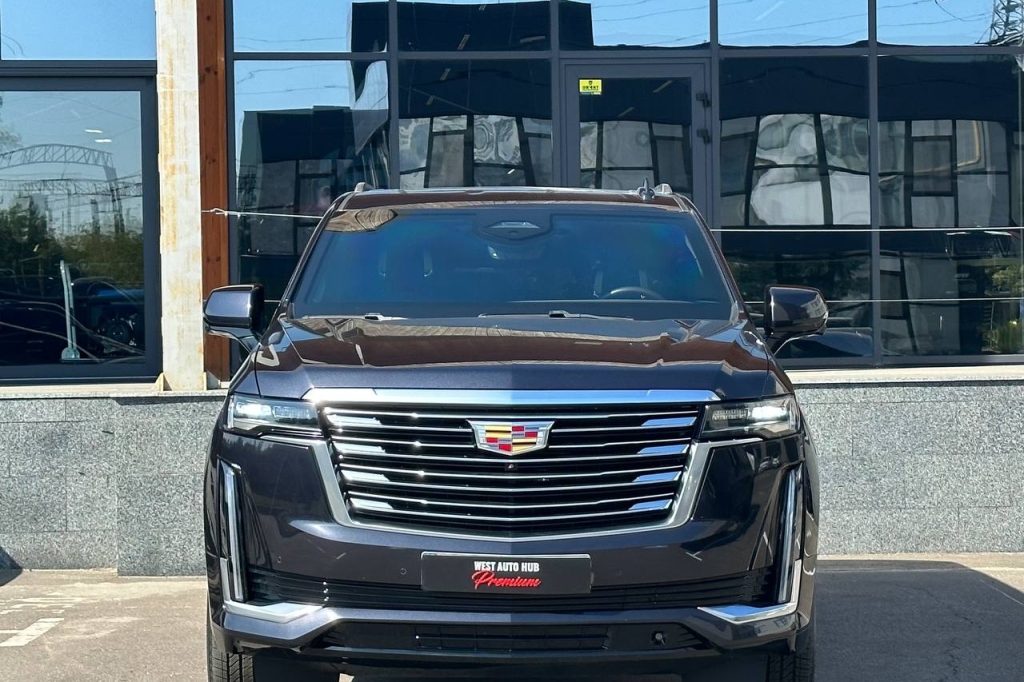 Cadillac Escalade Platinum 4WD 2022 фото Cadillac Escalade Platinum 4WD 2022 фото 1