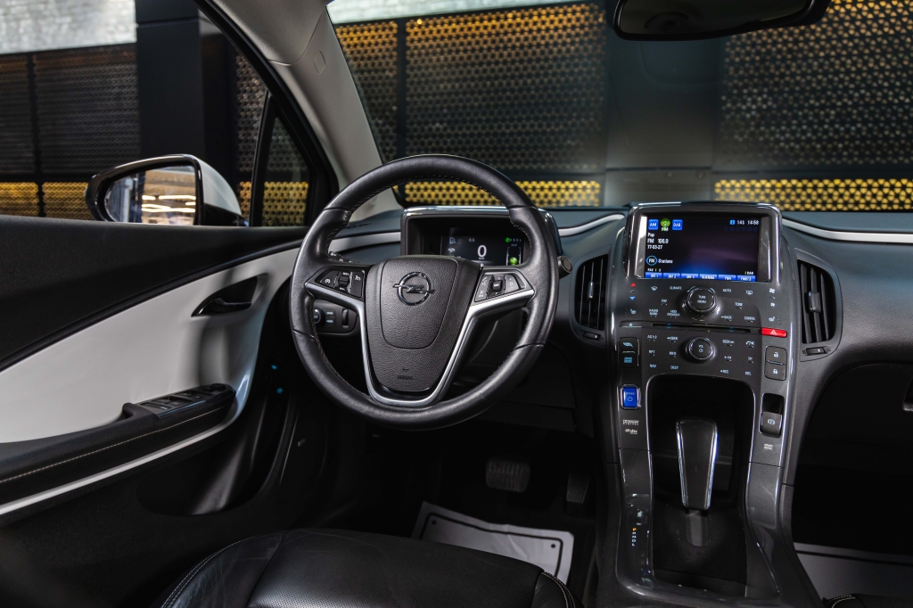 Opel Ampera 2011 фото 31