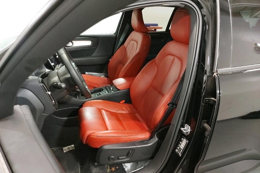 Volvo XC40 2020 фото 39