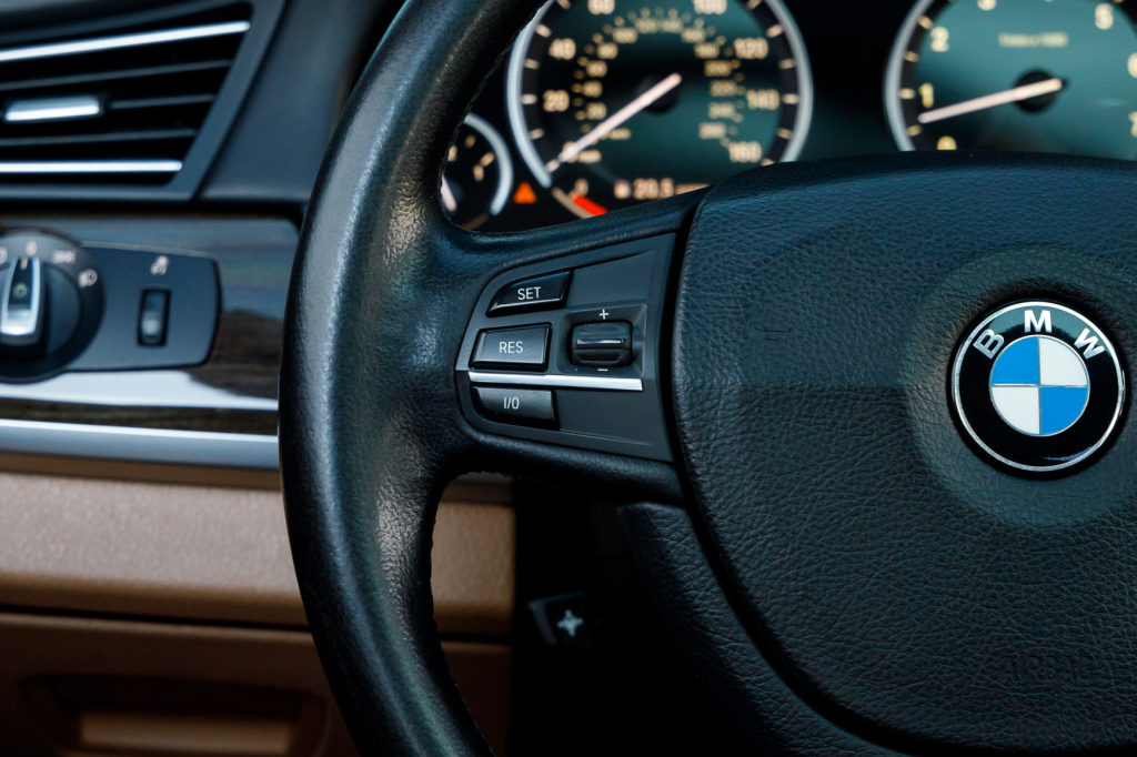 BMW 740 Li 2011 photo 30