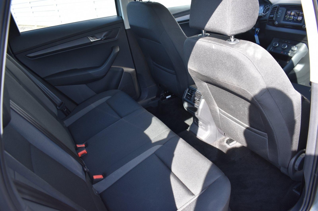 Skoda Karoq 2021 фото 5