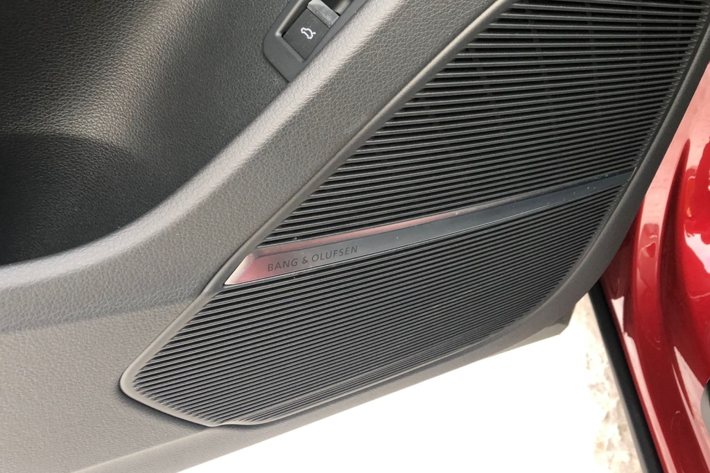 Audi SQ8 2021 фото 10