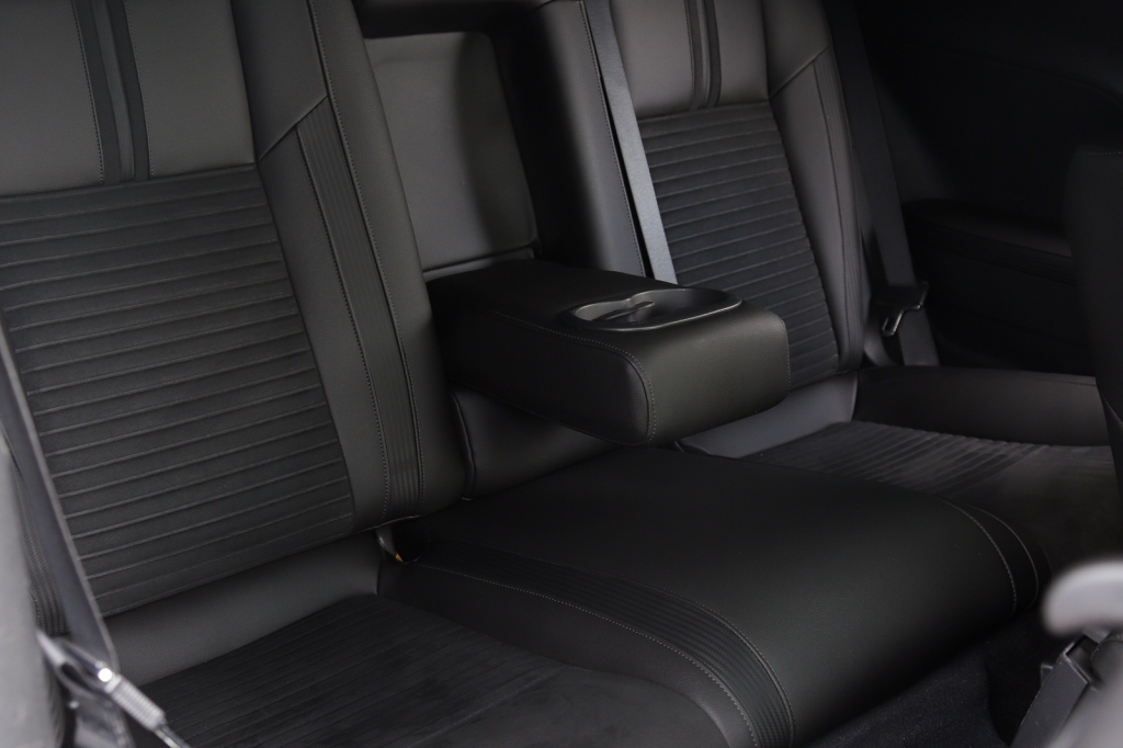 Dodge Challenger SE 2010 photo 43