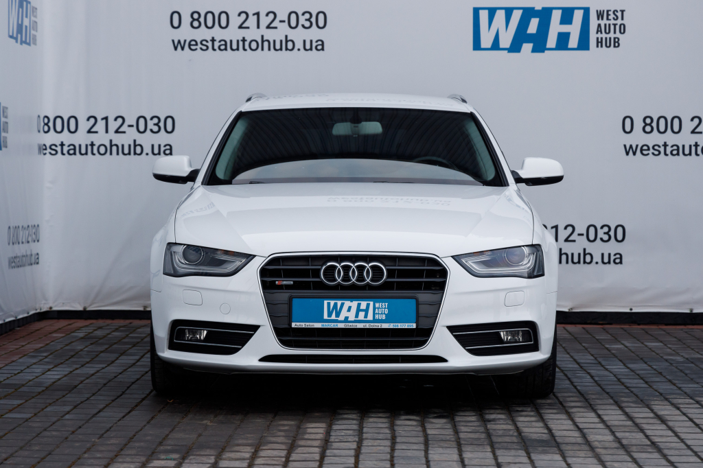 Audi A4 S Line photo 1