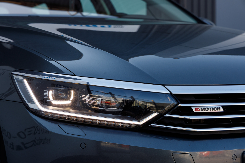 Volkswagen Passat B8 Highline 4Motion 2016 photo 35