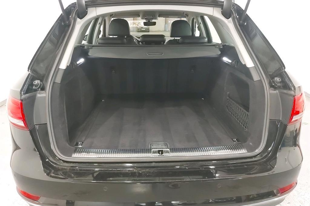 Audi A4 Avant 2017 фото 1