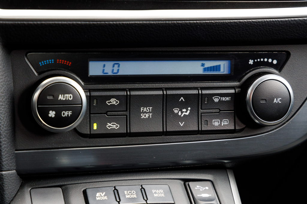 Toyota Auris Hybrid 2012 photo 16