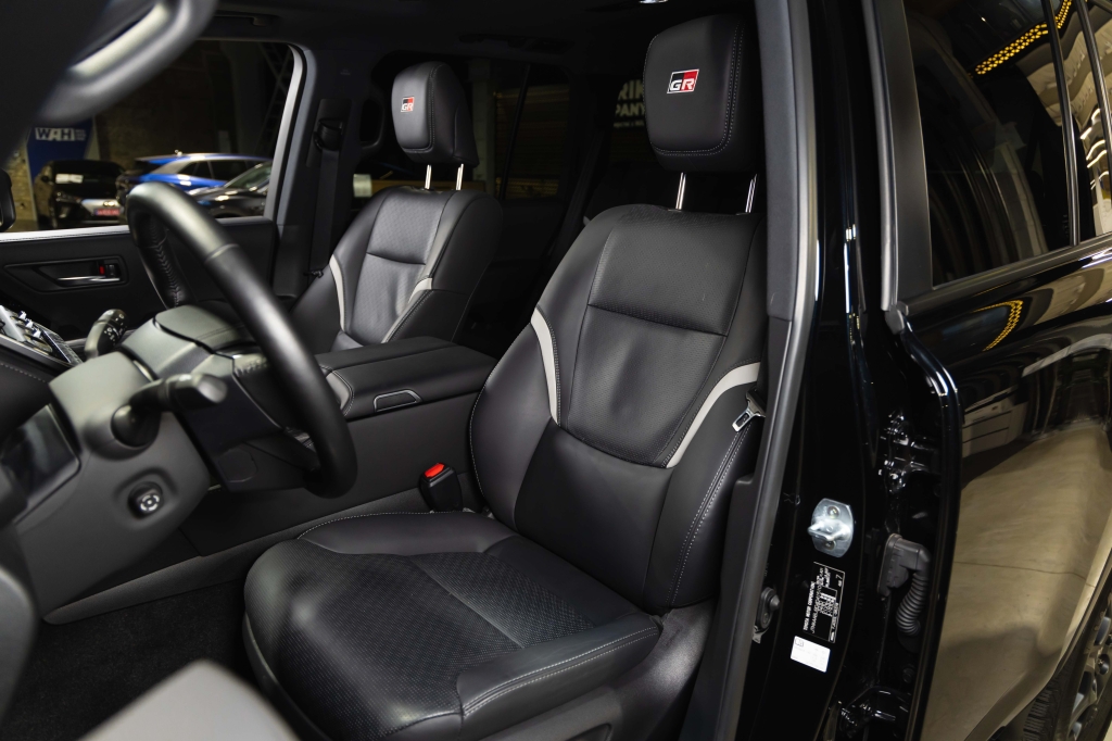 Toyota Land Cruiser GR 2023 photo 18