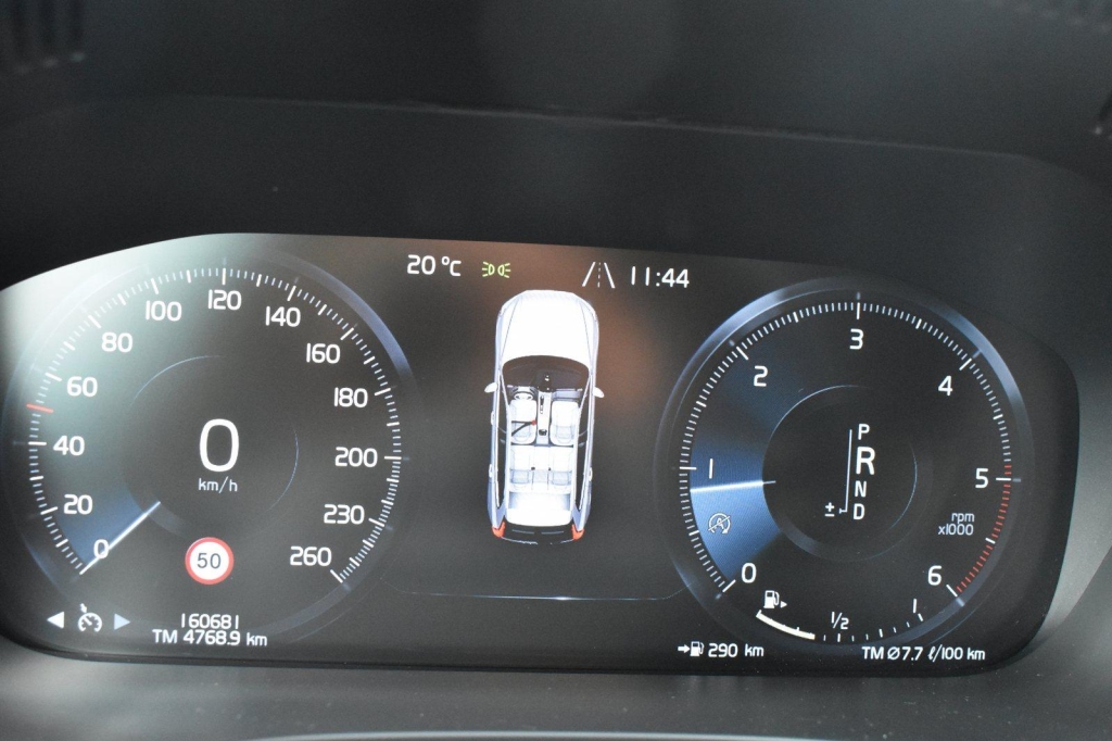 Volvo XC60 2018 фото 5