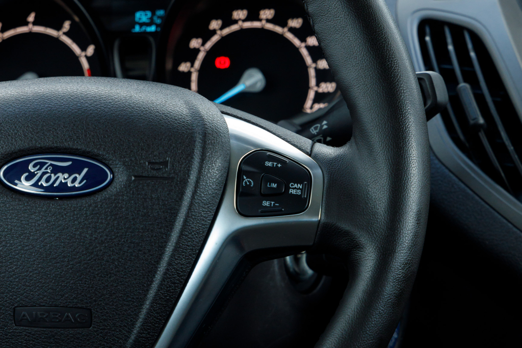 Ford Courier 2017 photo 22