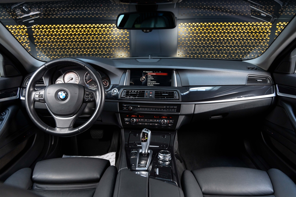 BMW 5 Series 2015 фото 28