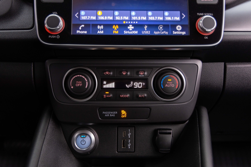 Nissan Leaf 2021 фото Nissan Leaf 2021 фото 23