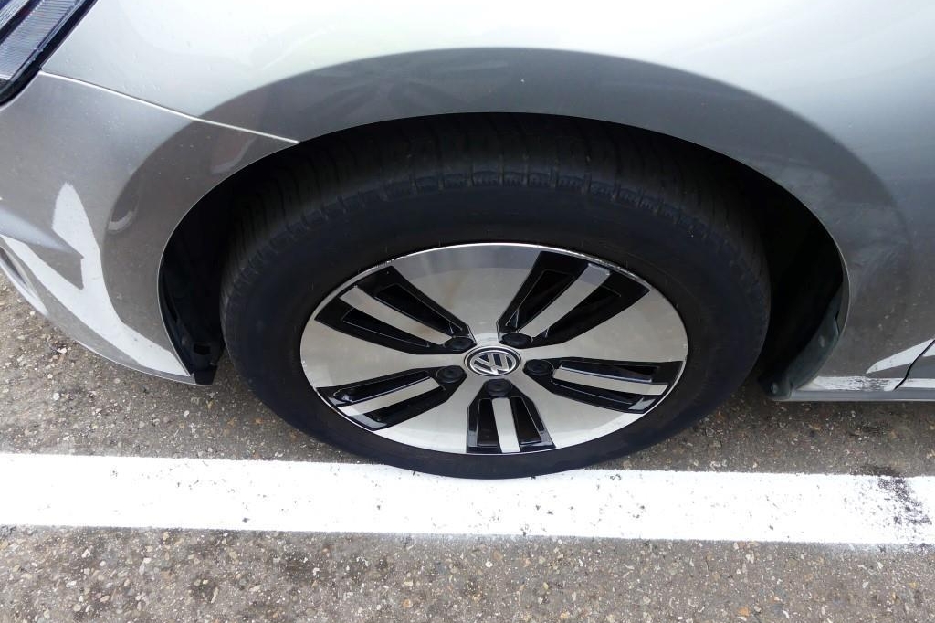 Volkswagen e-Golf 2018 фото 16