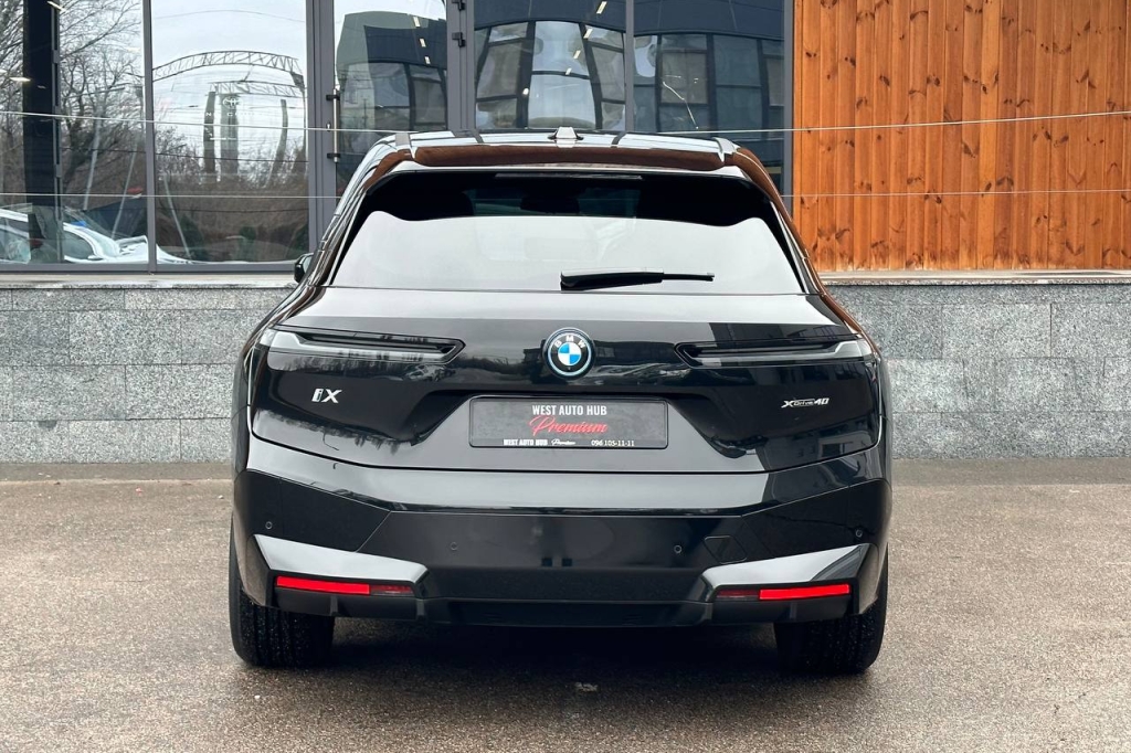 BMW iX xDrive40 2023 фото 4