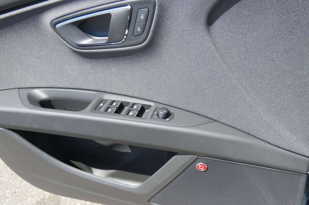 SEAT Leon ST 2019 фото 9