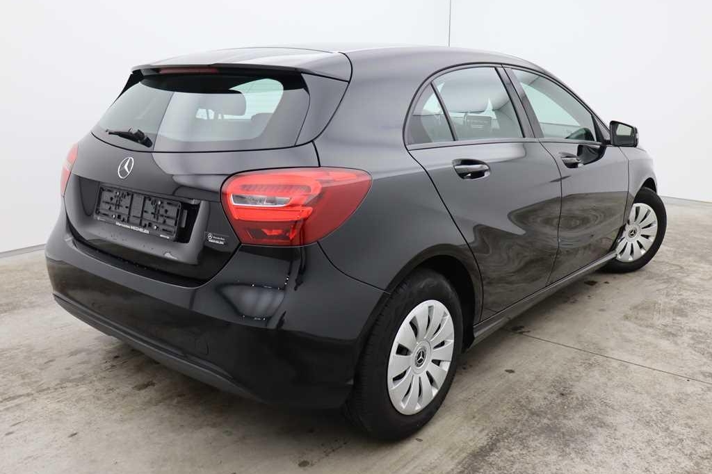 Mercedes-Benz A-Klasse 2017 photo 2