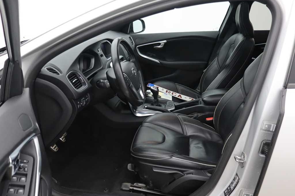 Volvo V40 2016 фото 6