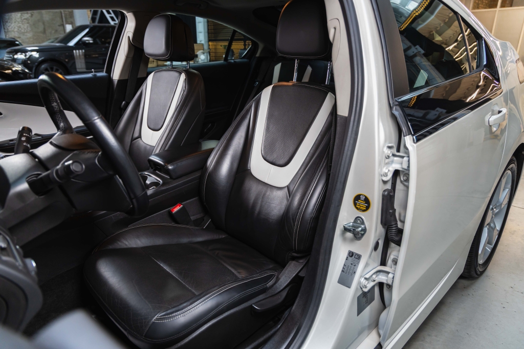 Opel Ampera 2011 фото 24