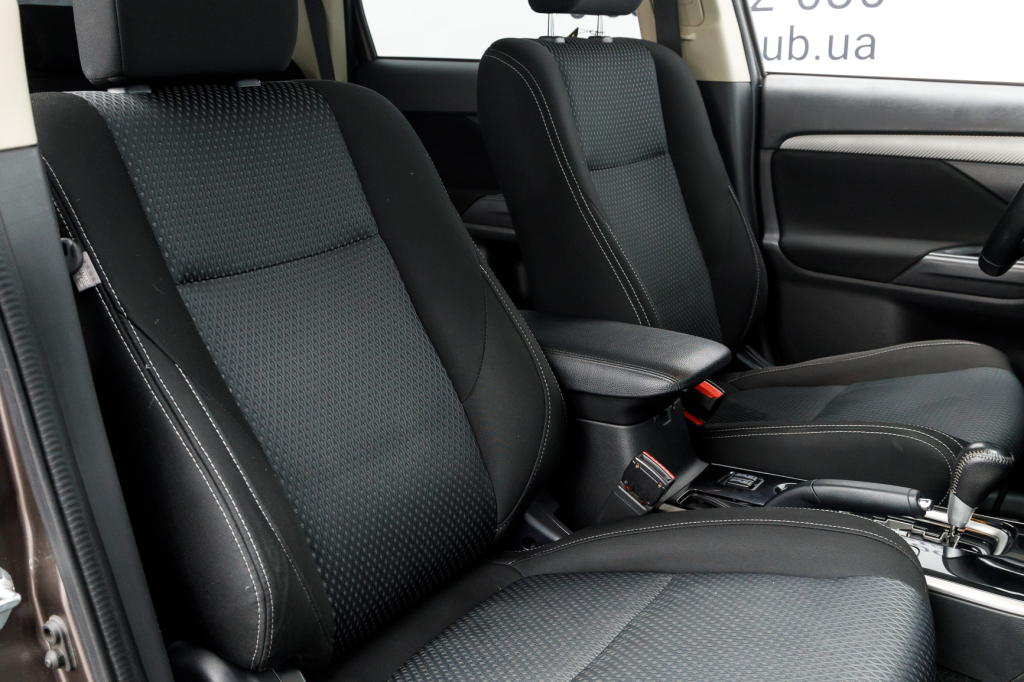 Mitsubishi Outlander 2018 photo 13