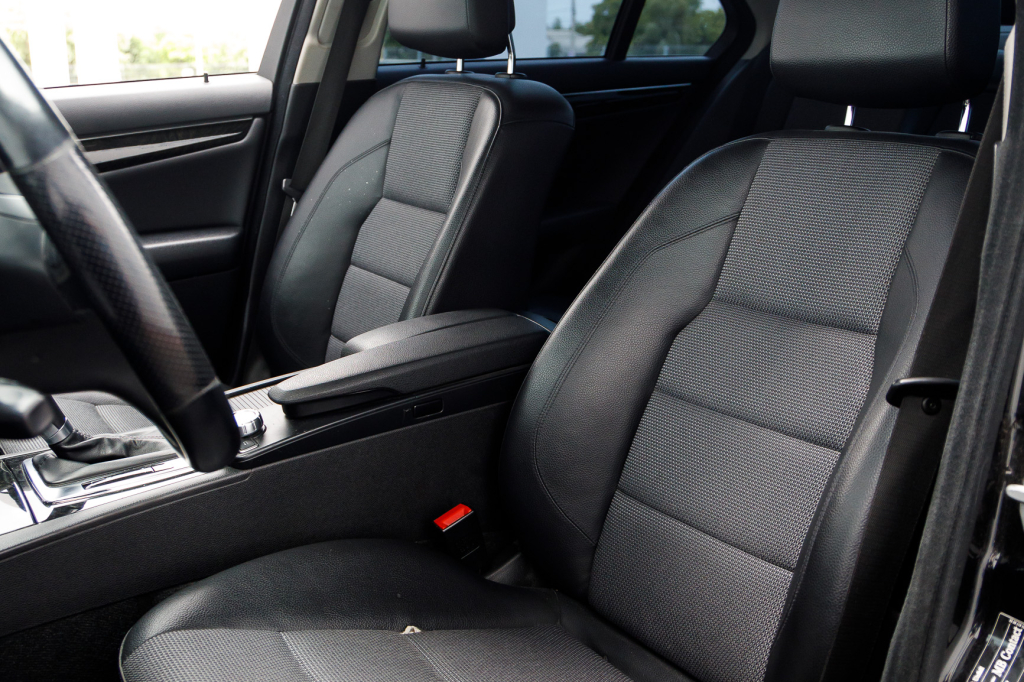 Mercedes-Benz C 250 AMG-Line 2011 photo 12