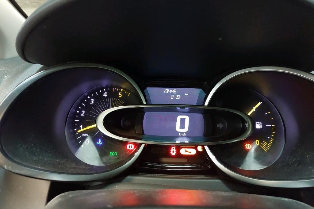 Renault Clio 2015 фото 21