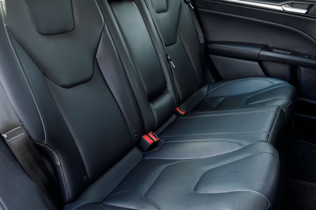 Ford Fusion Titanium 2016 фото 24