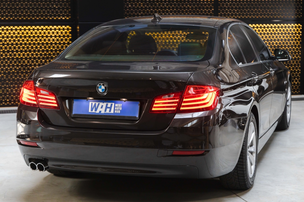 BMW 5 Series 2015 фото 8