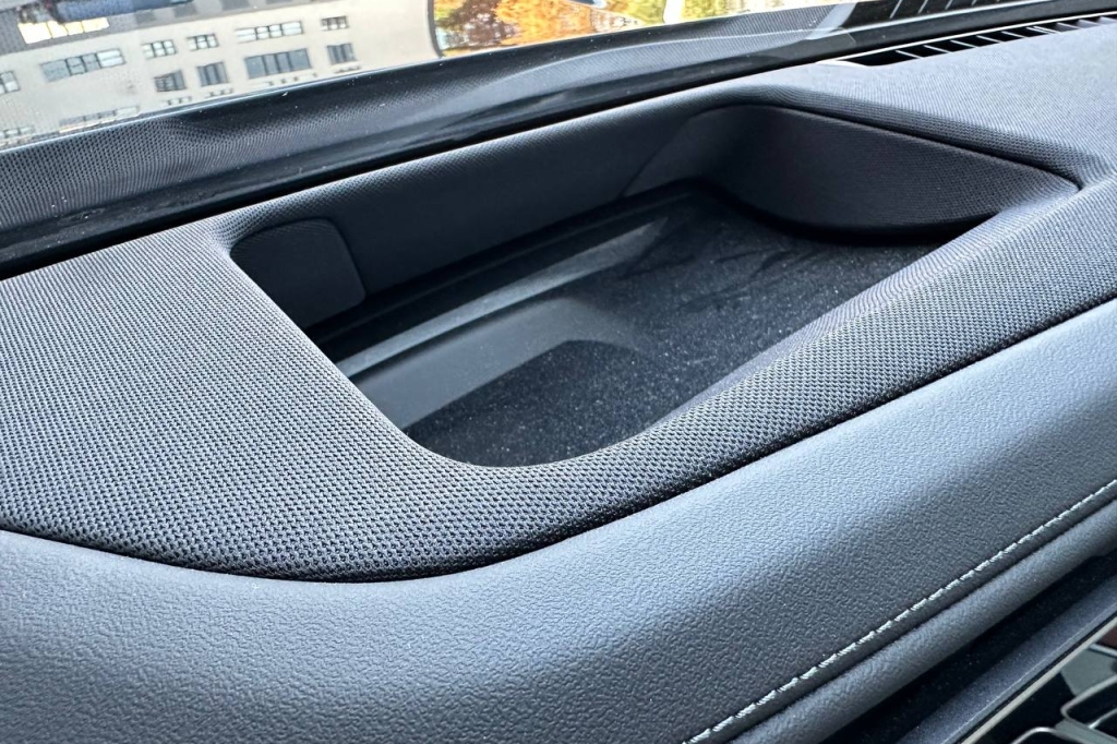 BMW 740 2023 photo 15