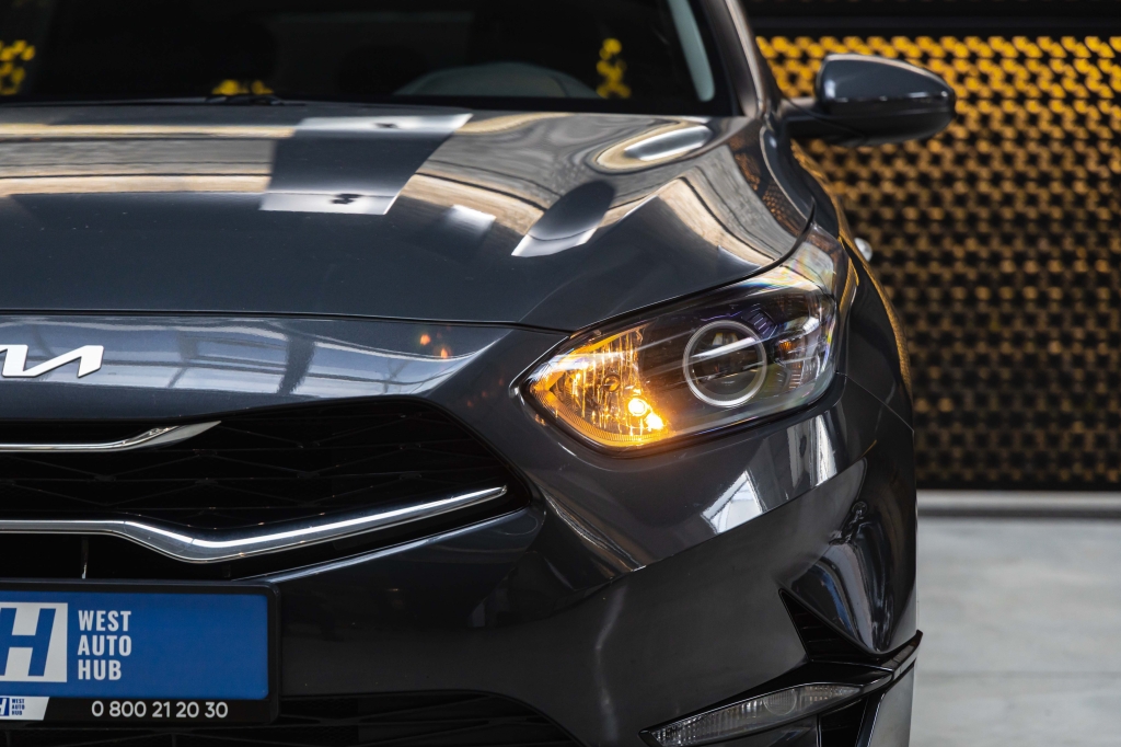 Kia Ceed 2023 фото Kia Ceed 2023 фото 3