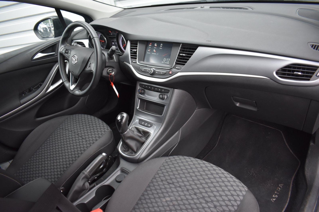 Opel Astra Sports Tourer 2019 photo 1