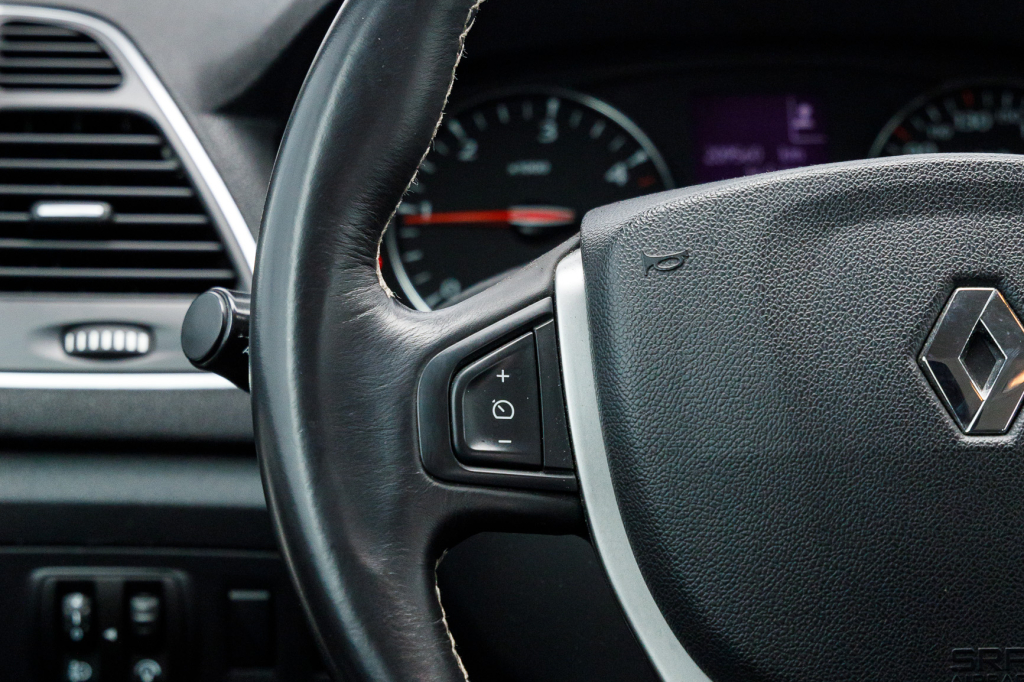 Renault Laguna III 2011 фото 7