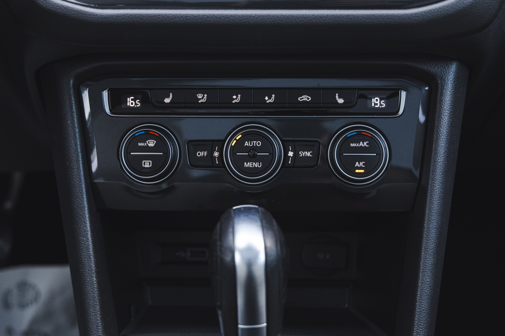 Volkswagen Tiguan SEL 2019 фото Volkswagen Tiguan SEL 2019 фото 27