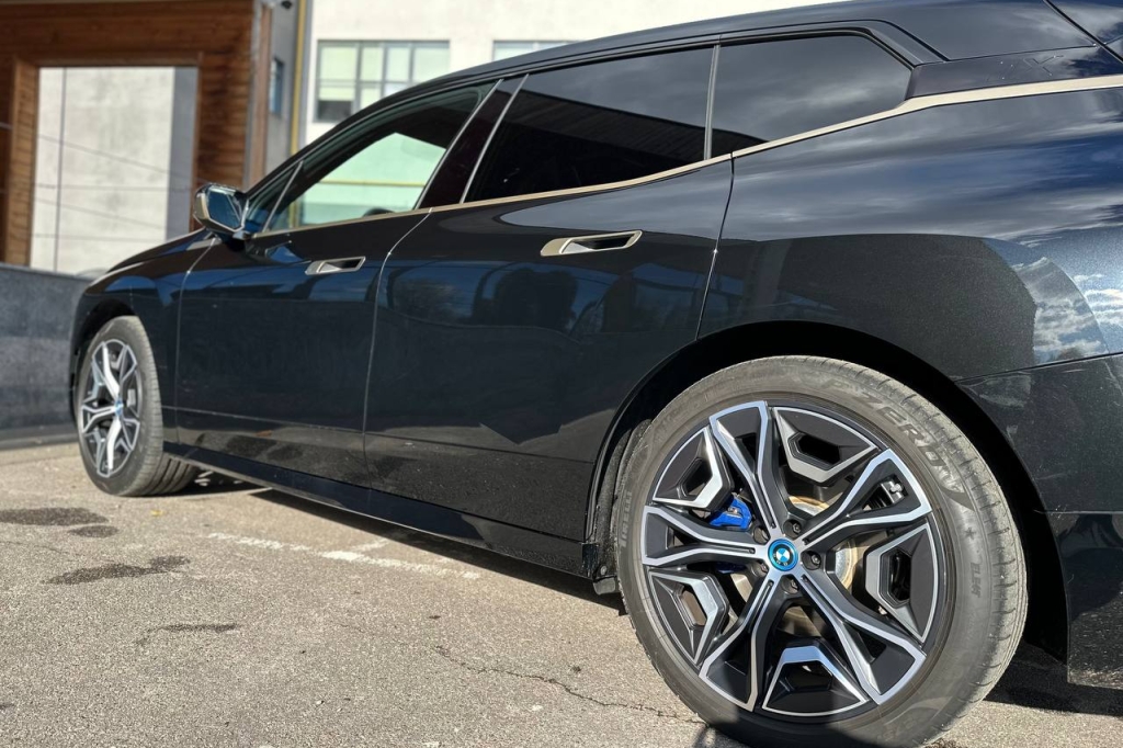 BMW iX xDrive40 2021 photo 6