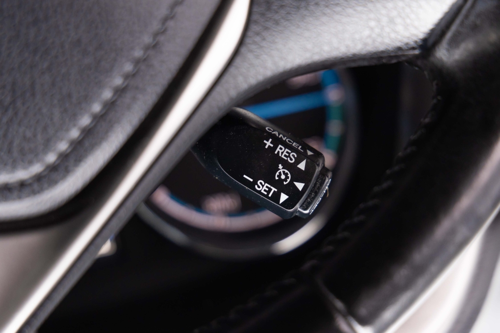 Toyota RAV4 Hybrid 2017 фото Toyota RAV4 Hybrid 2017 фото 19