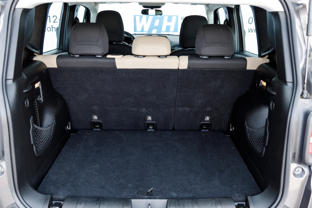 Jeep Renegade Sport 4x4 2015 photo 26