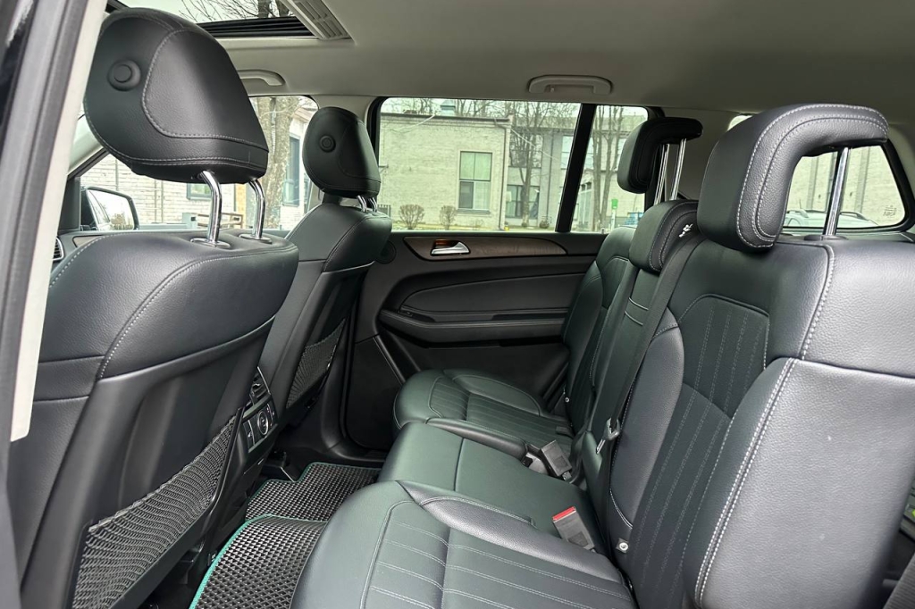 Mercedes-Benz GLS-Class 350d 2018 фото Mercedes-Benz GLS-Class 350d 2018 фото 19